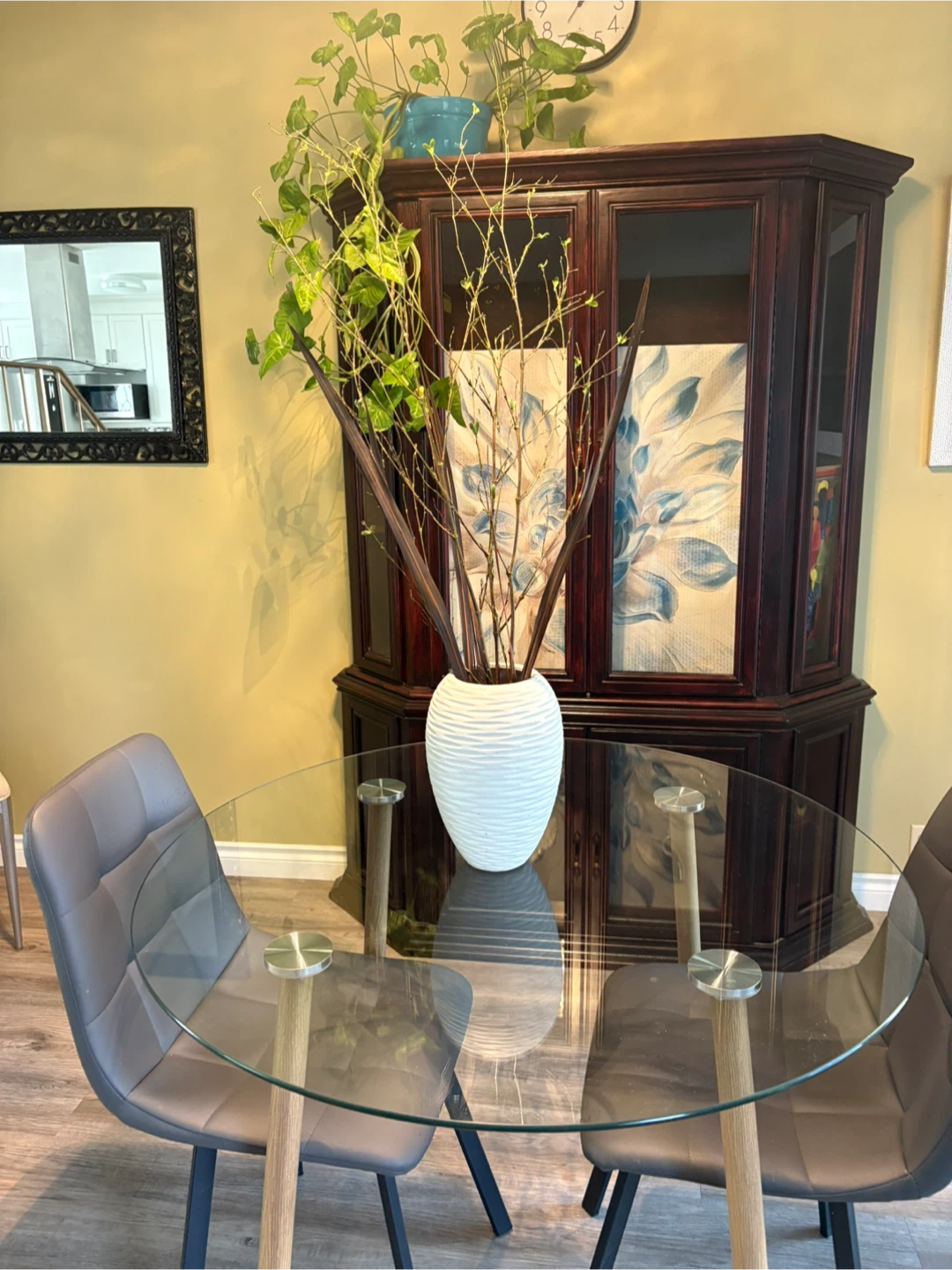 White Textured Decorative Vase - photo 2