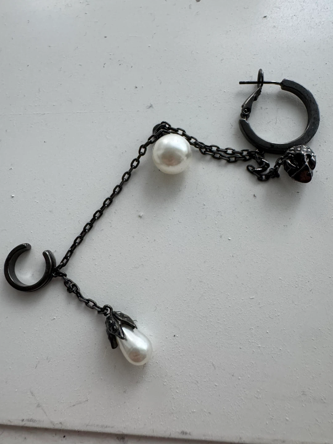 single Alexander McQueen Skull and Pearl Chain Ear Cuff Earring