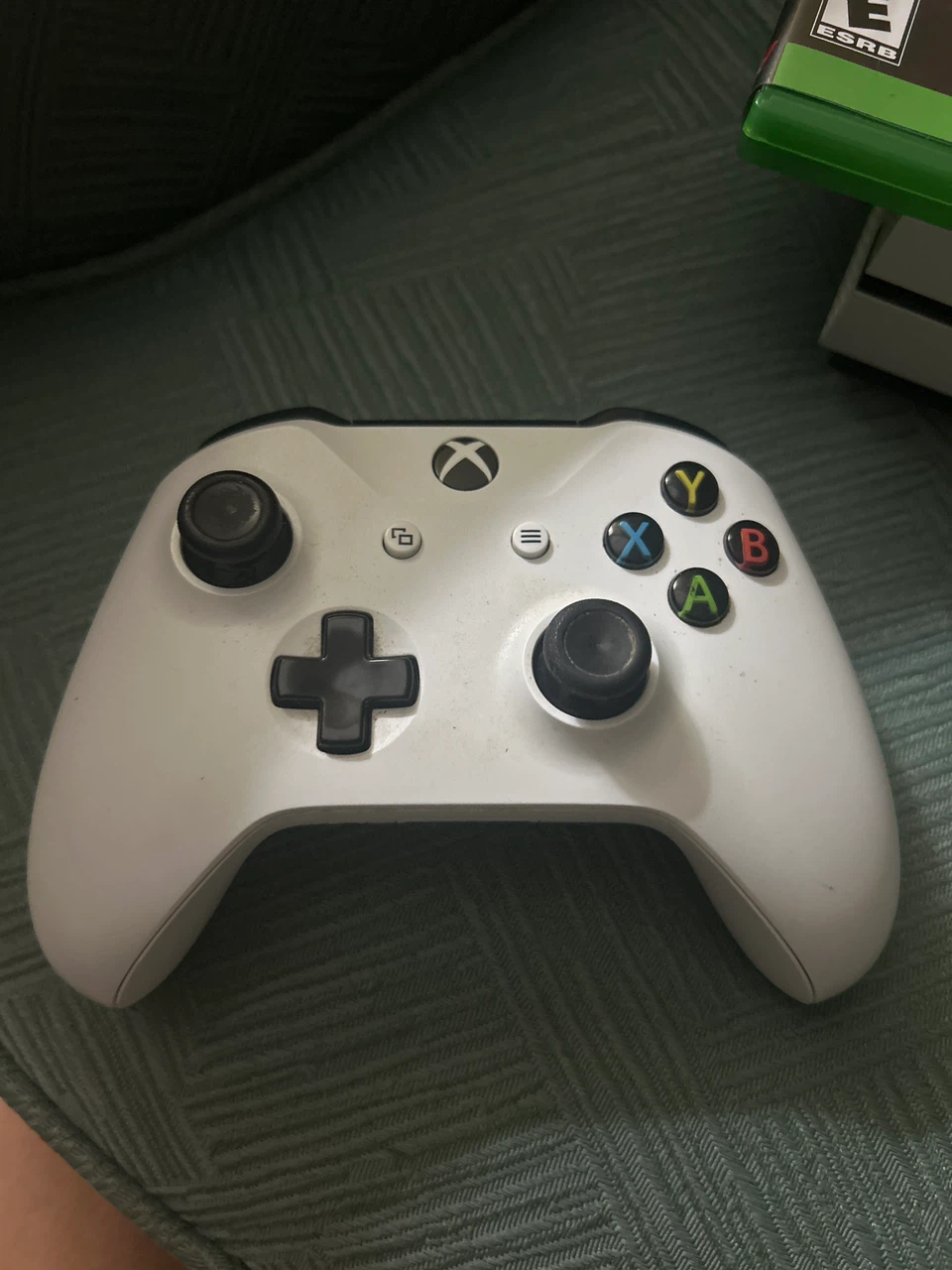 Xbox One S Console with Controller and NBA 2K20 - photo 3