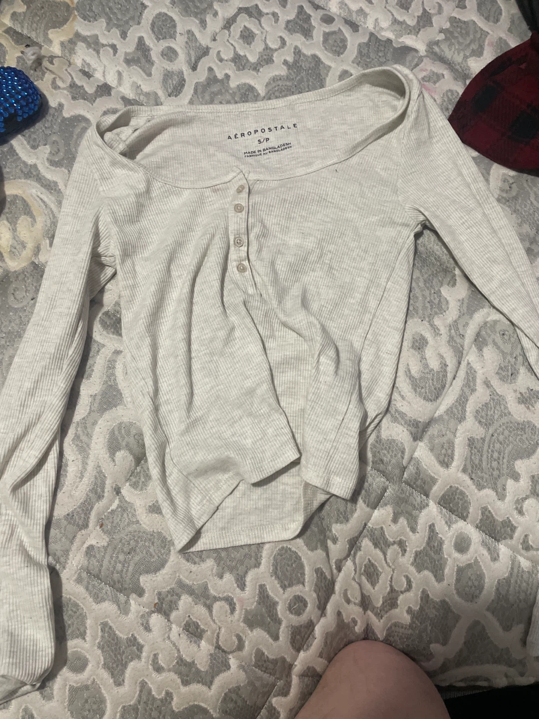 Aeropostale long sleeve ribbed henley top