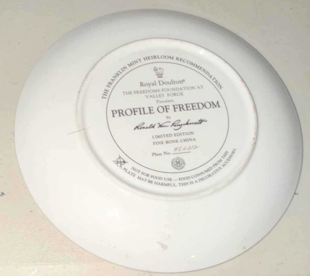 Royal Doulton Profile of Freedom Plate - photo 2