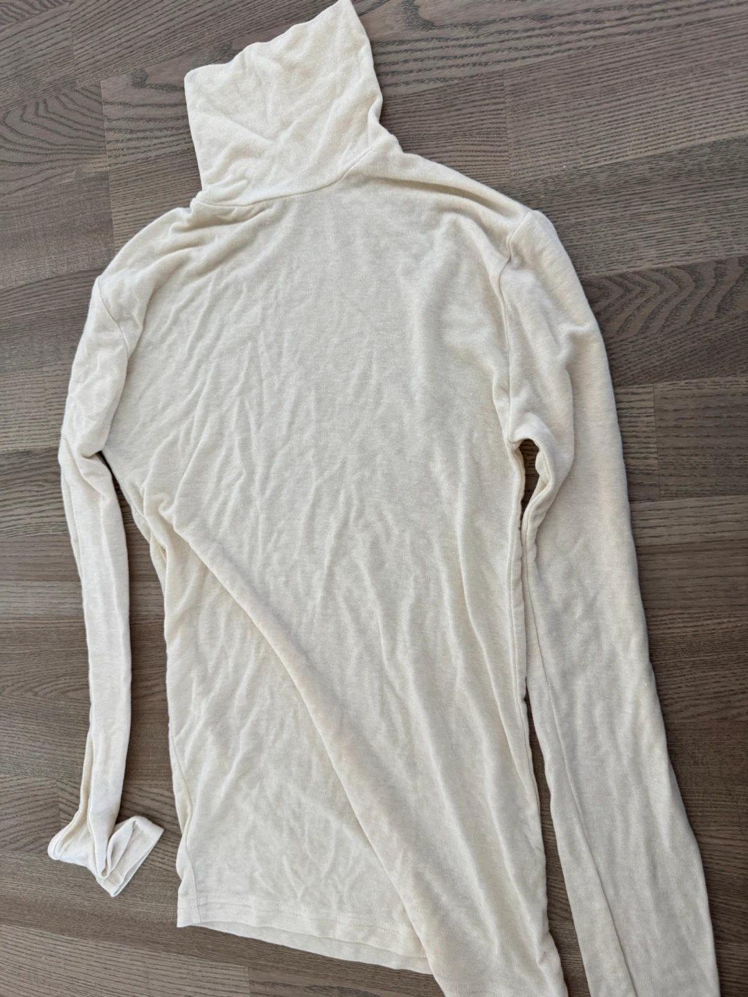 Designer’s Figure-flattering, slim-fitting base layer