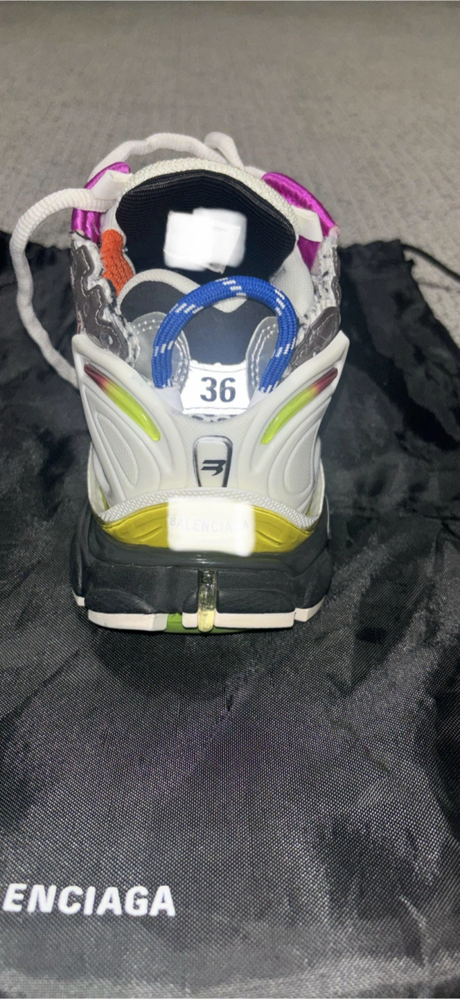 Balenciaga Runner Sneakers size 8 fits big - photo 3