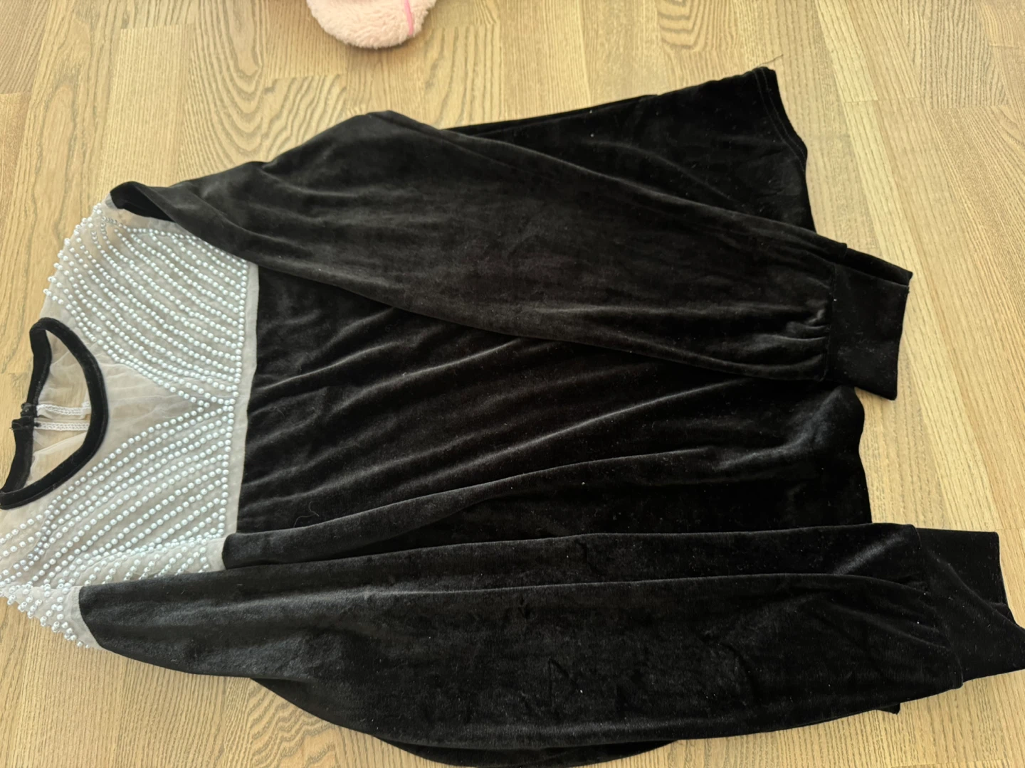 Designer’s Black velvet top with pearl detailing - photo 2