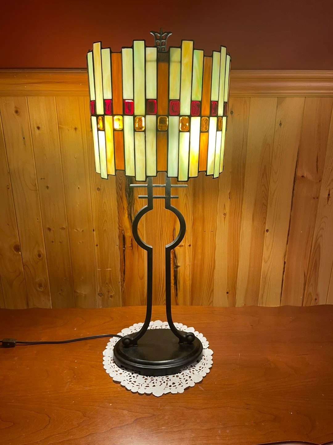 A beautiful Tiffany Style stained glass table lamp
