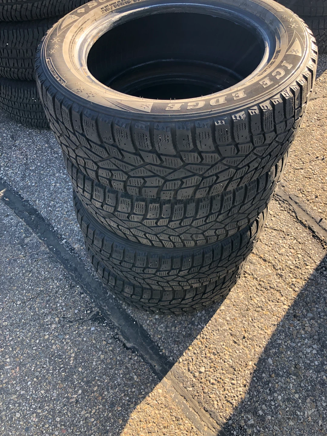 Sumitomo Ice Edge 215/55R16
