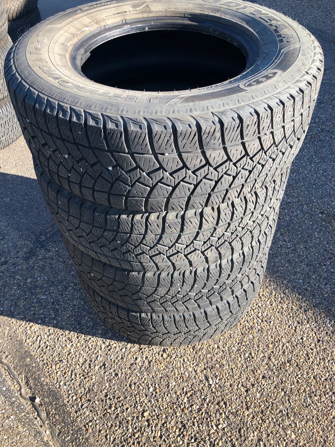 LT265/70R17 Goodyear Wrangler UltraGrip