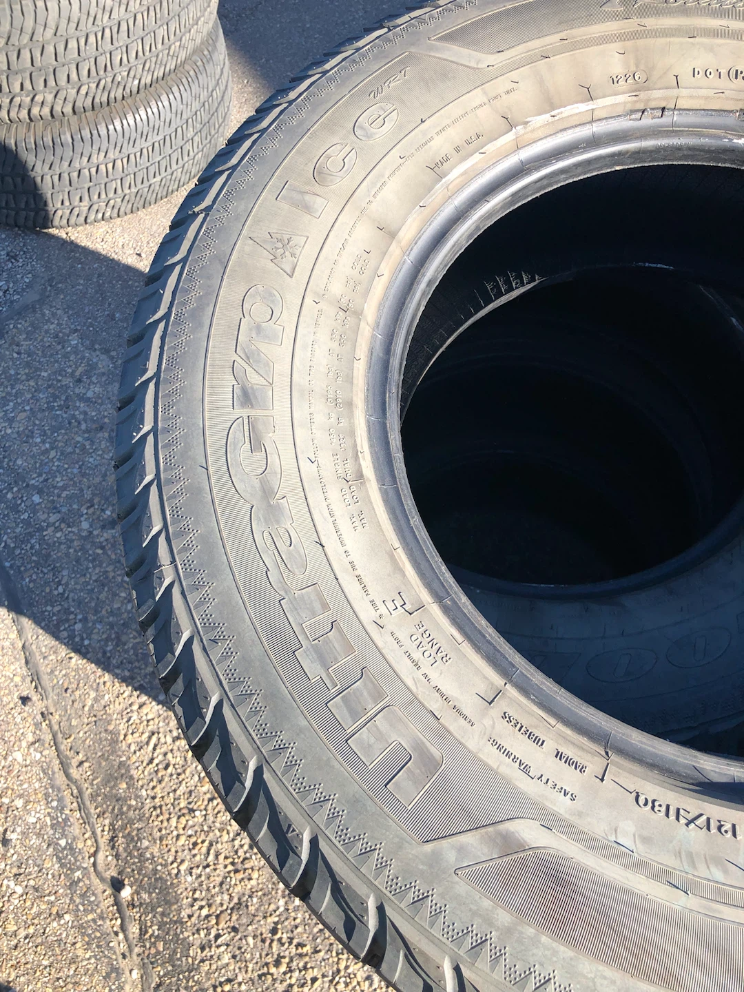 LT265/70R17 Goodyear Wrangler UltraGrip - photo 3