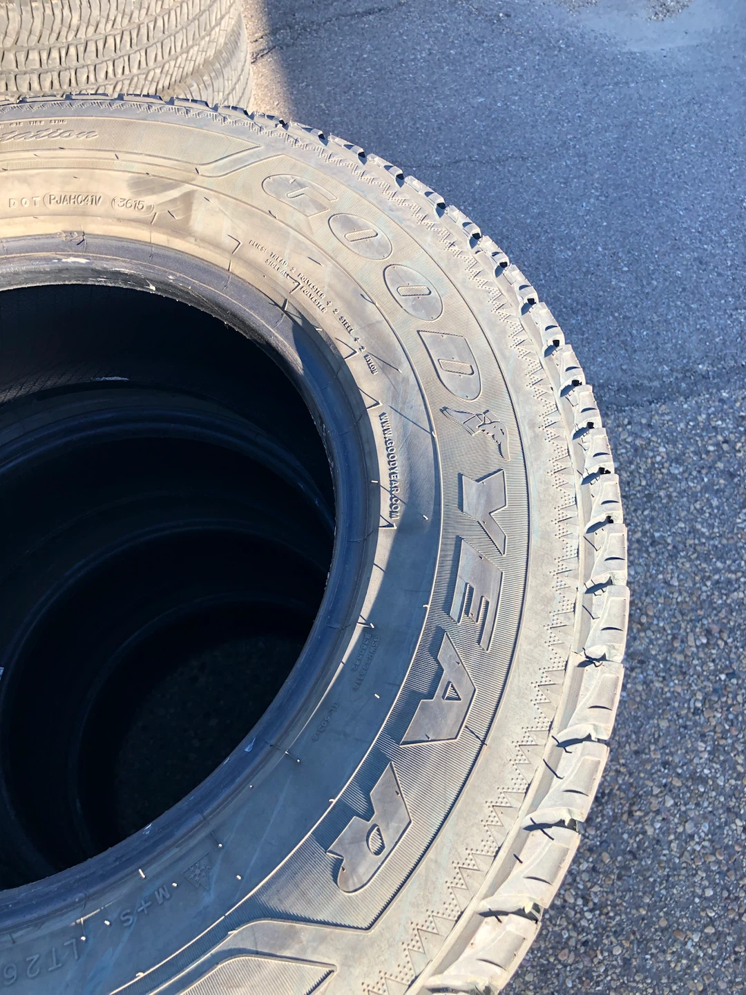 LT265/70R17 Goodyear Wrangler UltraGrip - photo 4