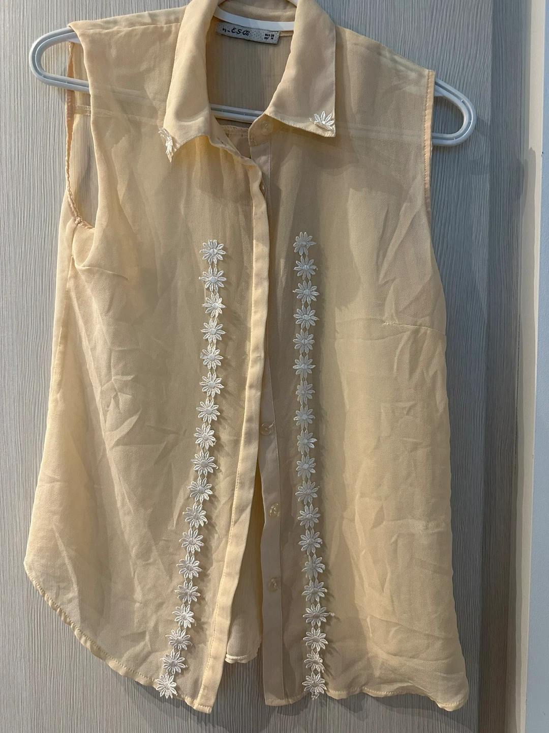 Gorgeous creamy / peach By-ESQ Embroidered Blouse