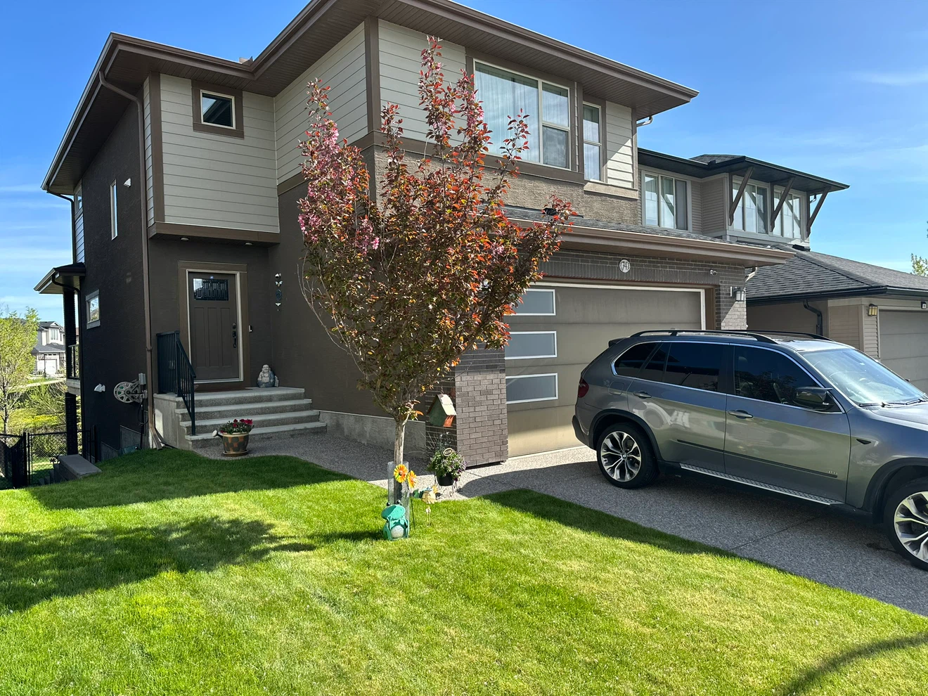 2 Story Estate House for rent with walkout basement dbl garage