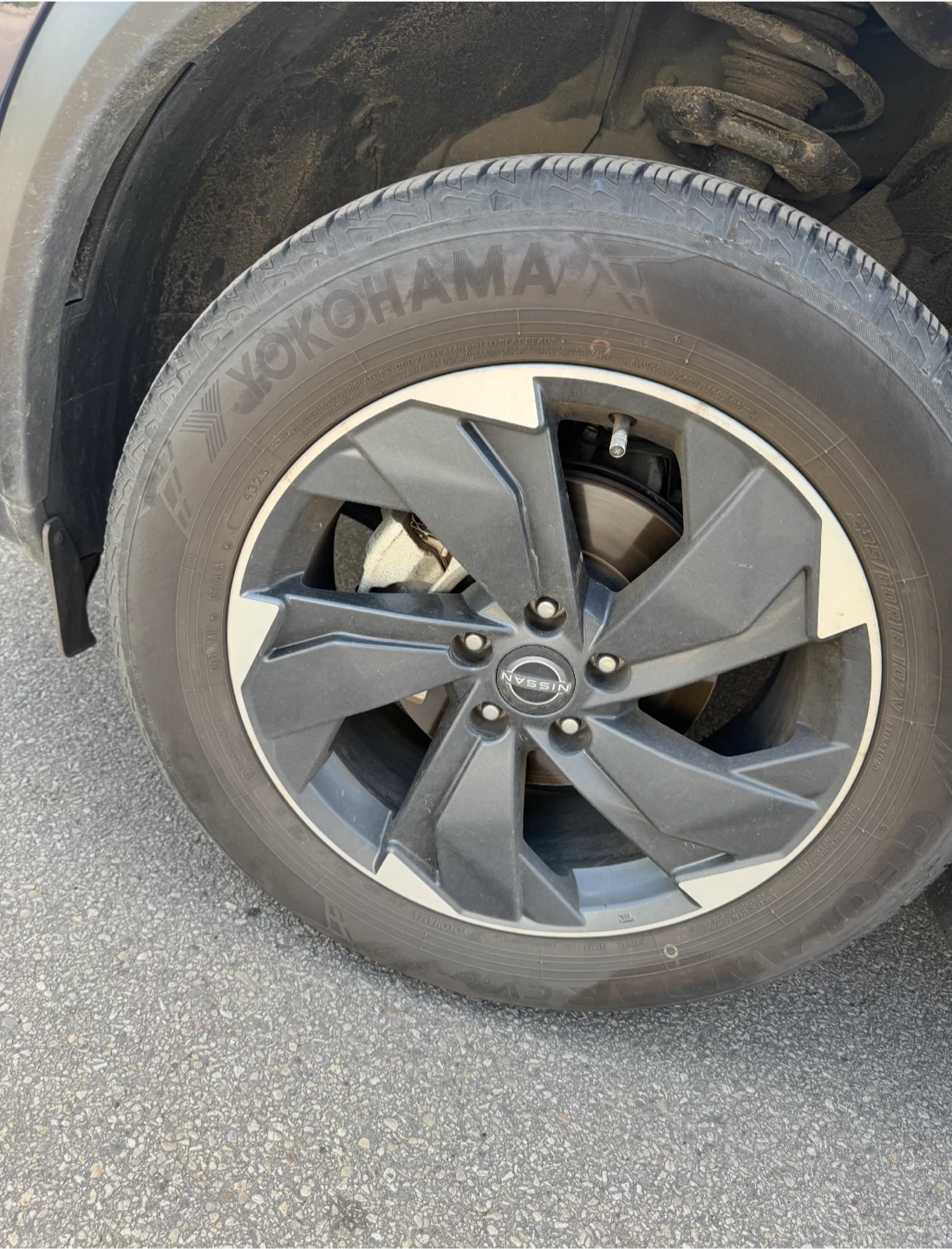 Yokohama 235/60R18 Tire - photo 2