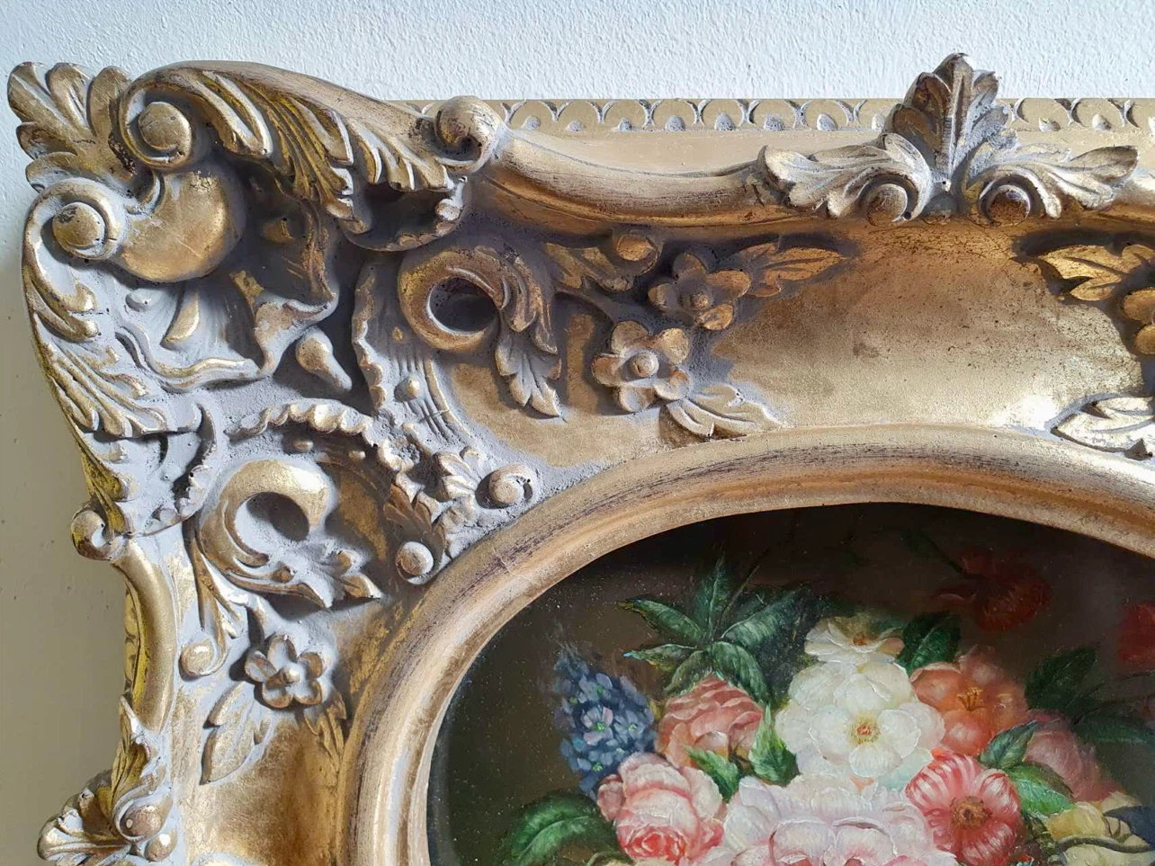 Vintage Floral Oil Painting in Ornate Gold Frame - photo 3
