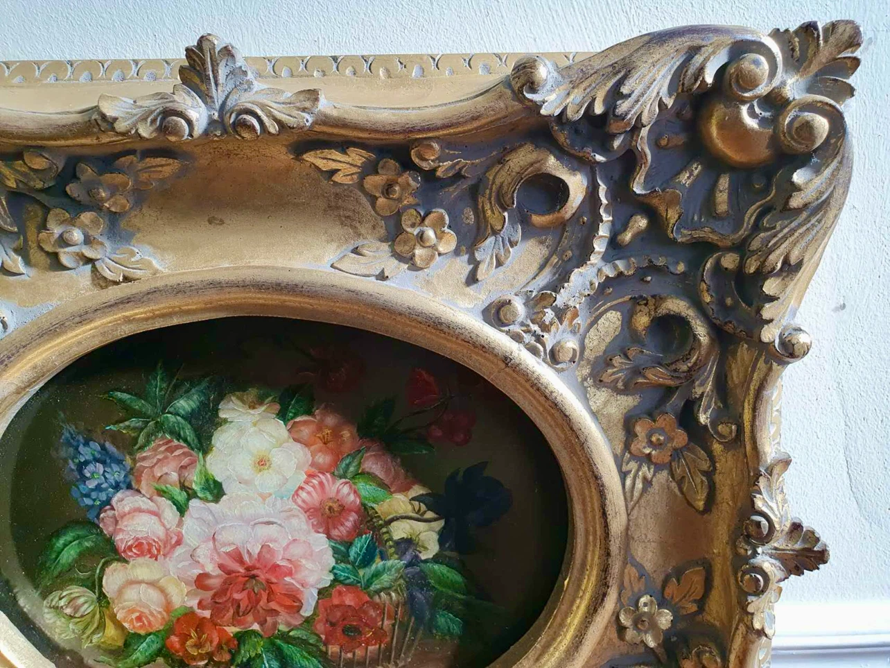 Vintage Floral Oil Painting in Ornate Gold Frame - photo 4