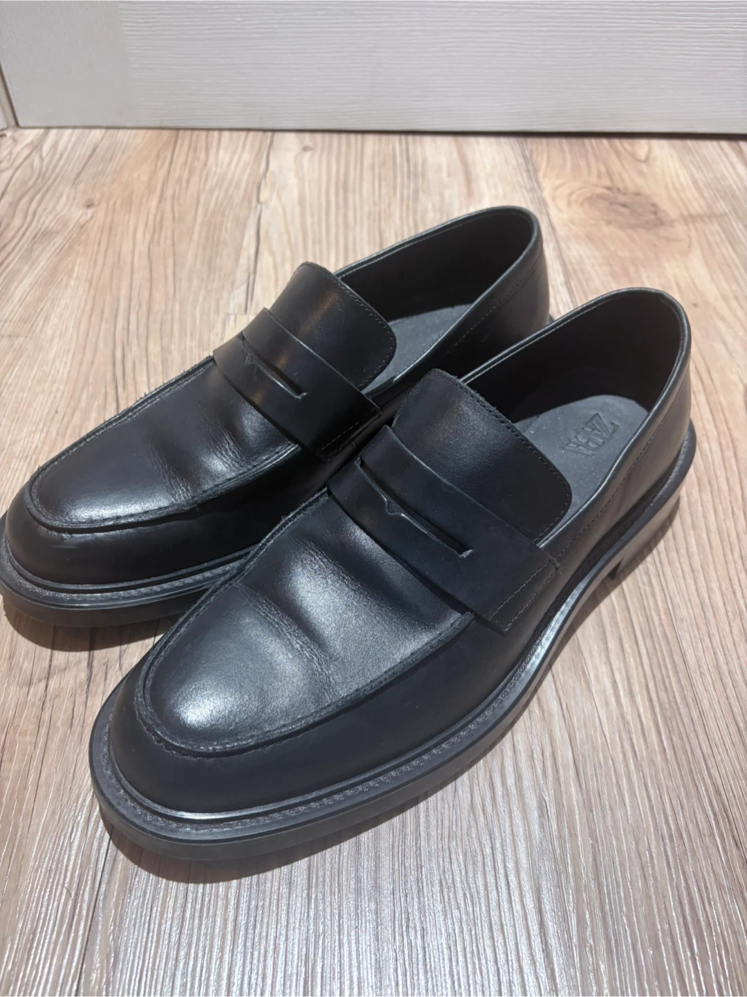 Men’s ZARA Black Leather Loafers Size 43