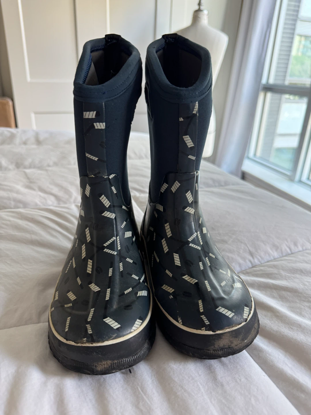 Children’s Size 1 BOGS Winter Boots Rated -30 Weather Dark blue - photo 5