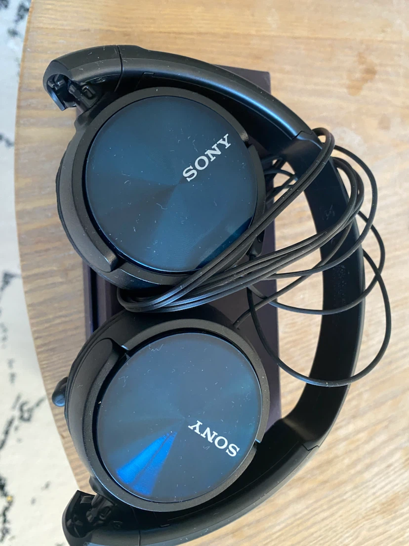 Headphone