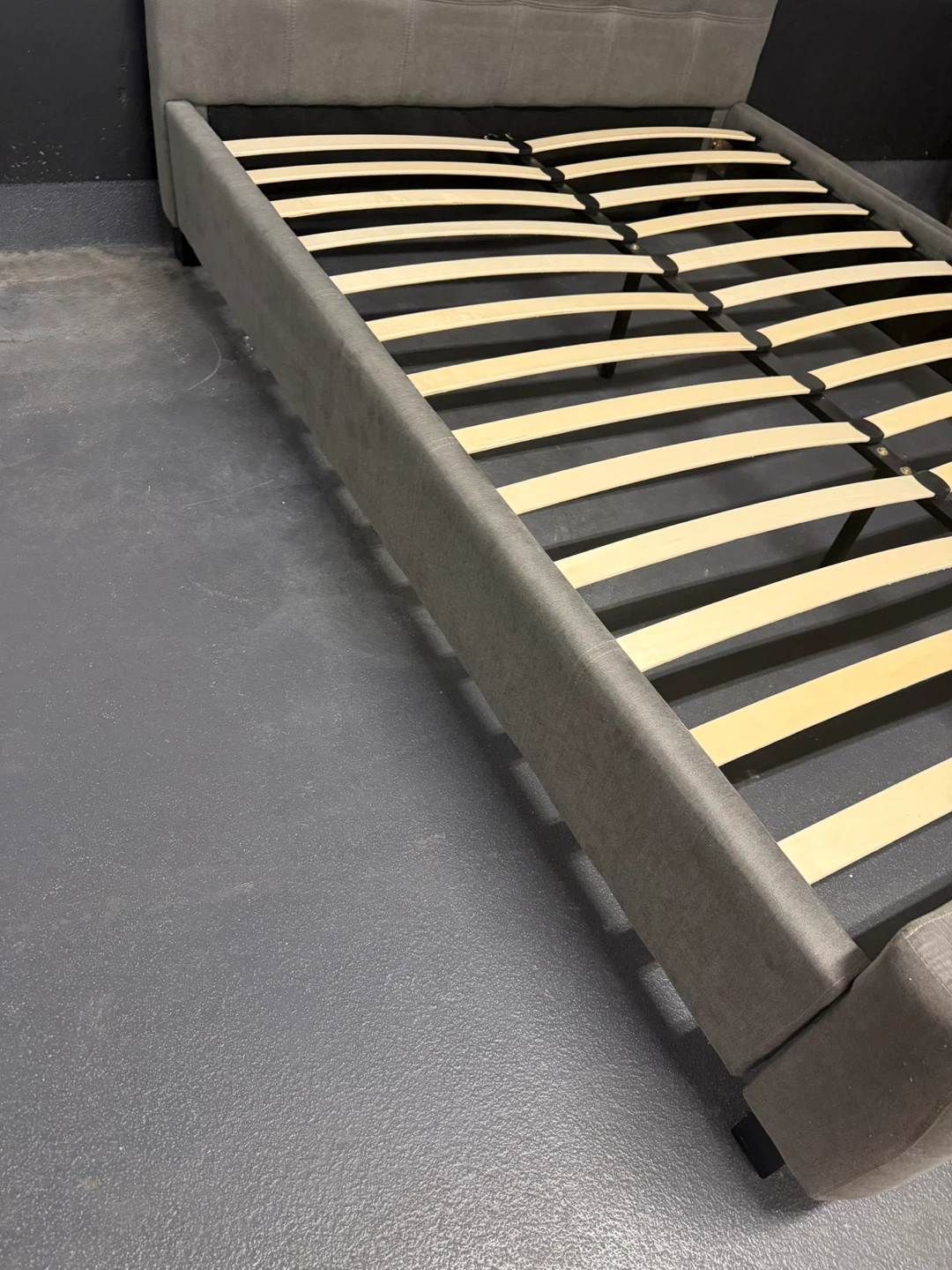 Queen Upholstered Platform Bed Frame - photo 4
