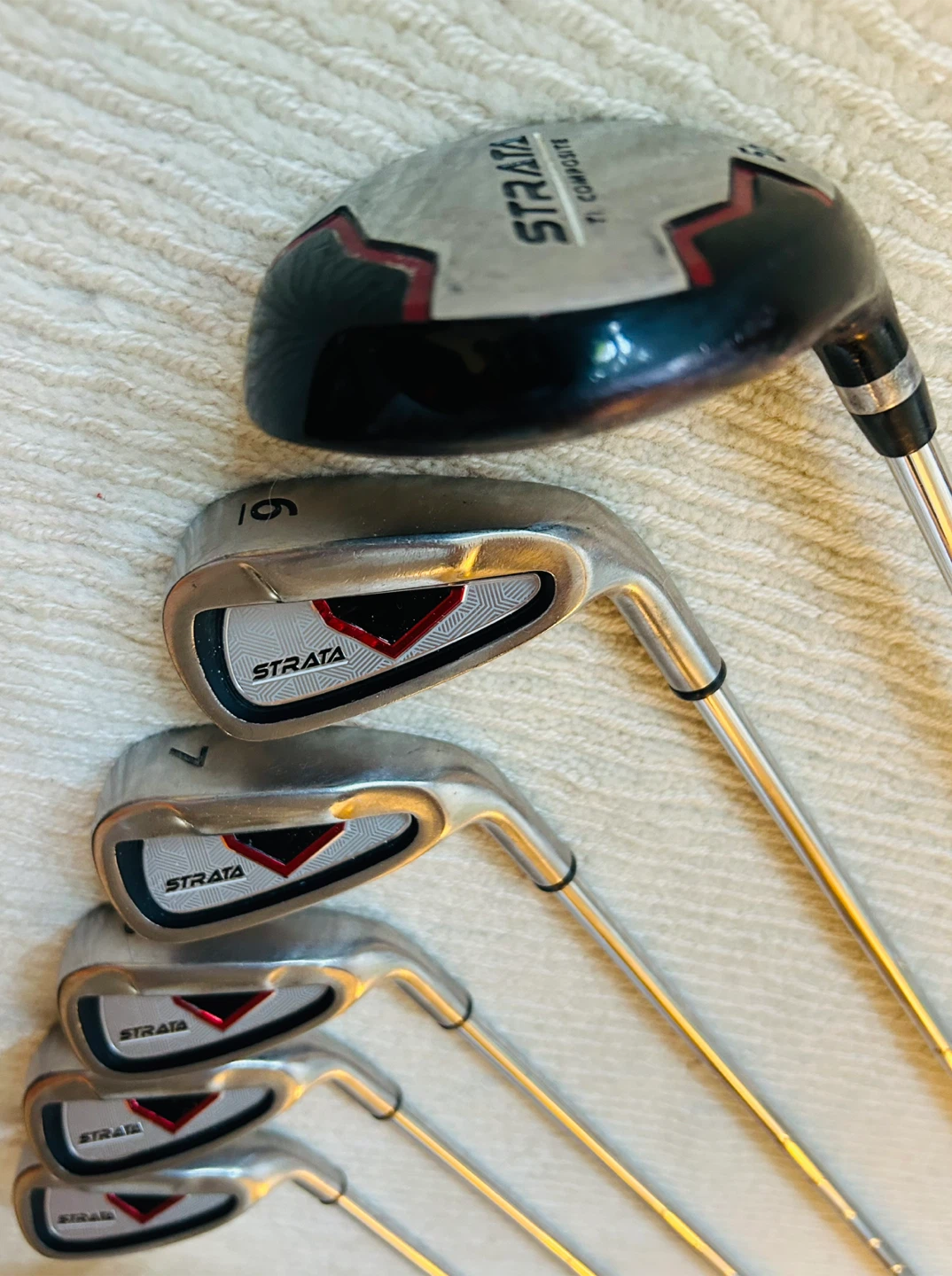Callaway Strata Men’s Right Hand (Irons 6,7,8,9,P, 5h) Club Set