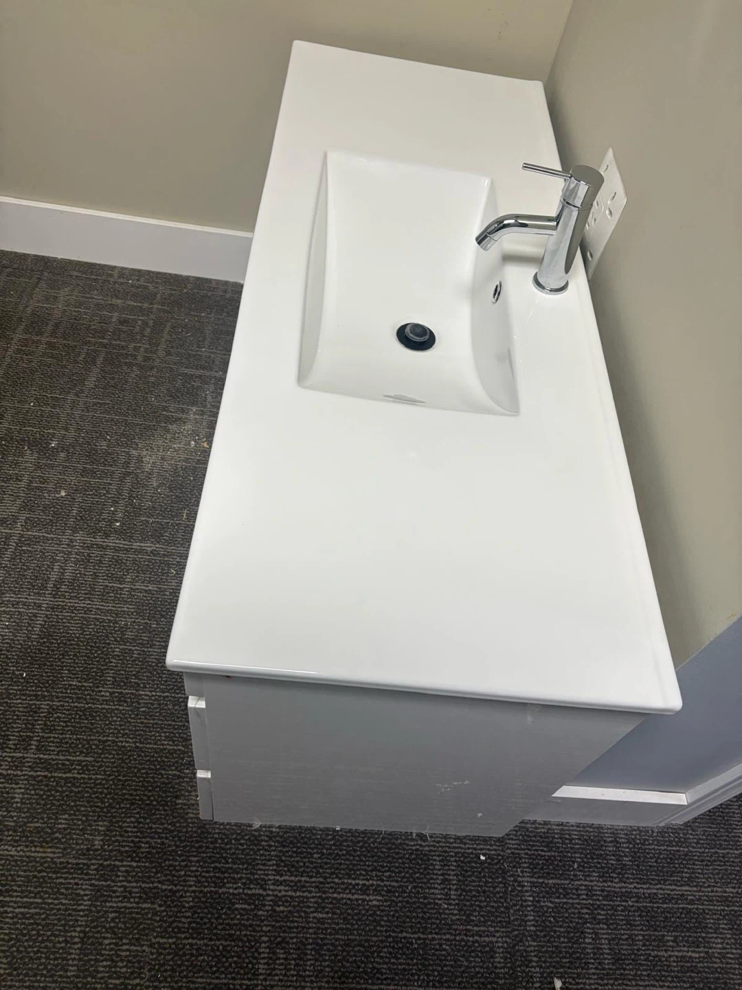 ,White Bathroom Vanity with Sink and Faucet