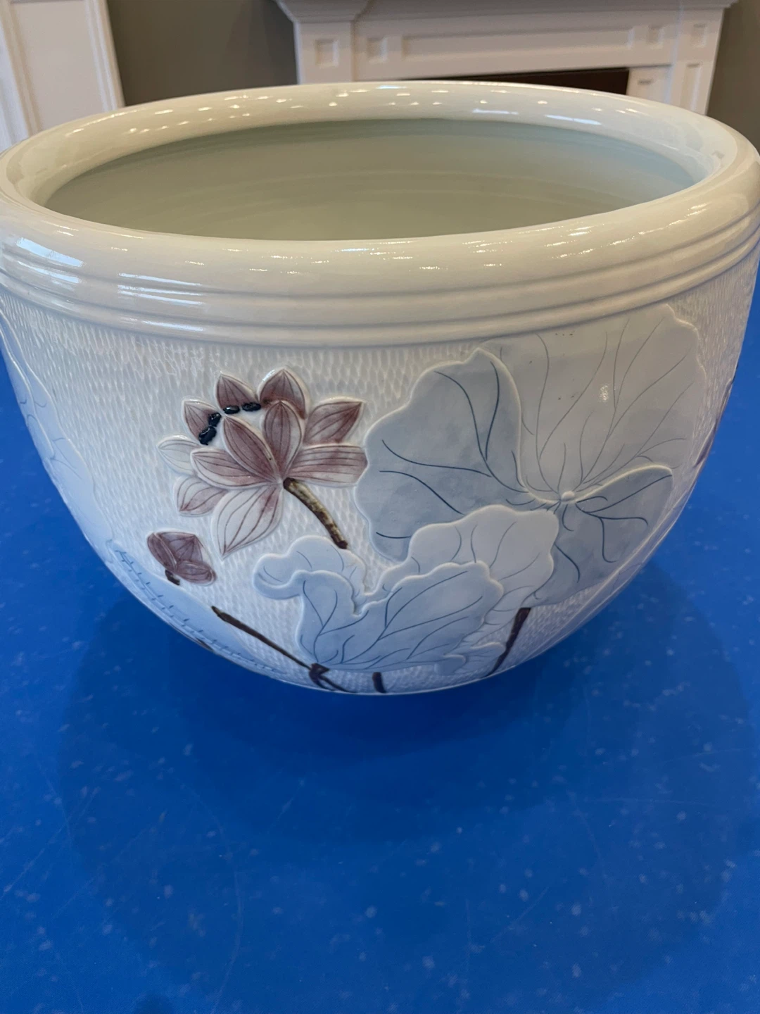 Ceramic Decorative Bowl with round glass top