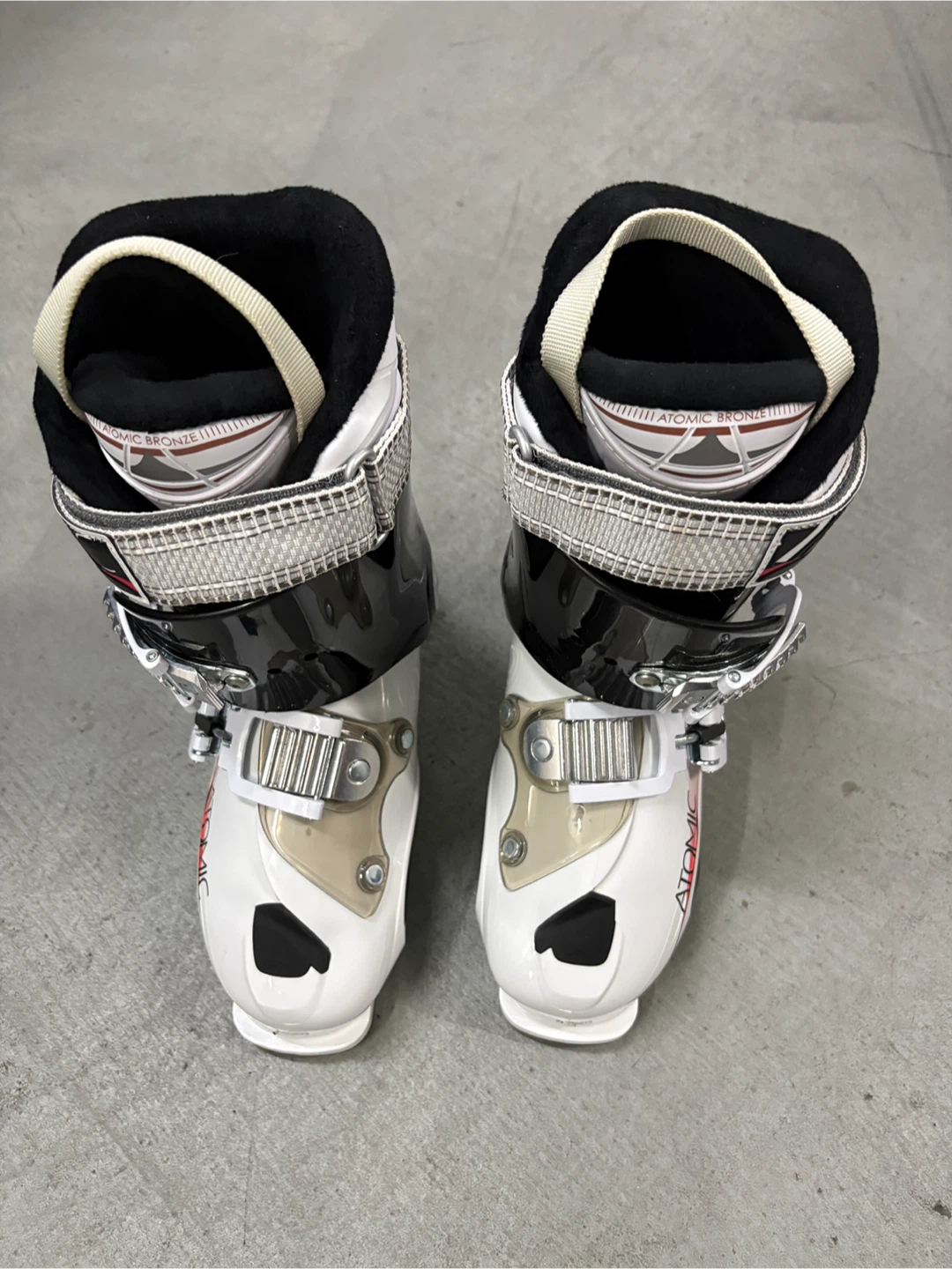Size 25 Atomic Live Fit Ski Boots LARGE CALF - photo 2