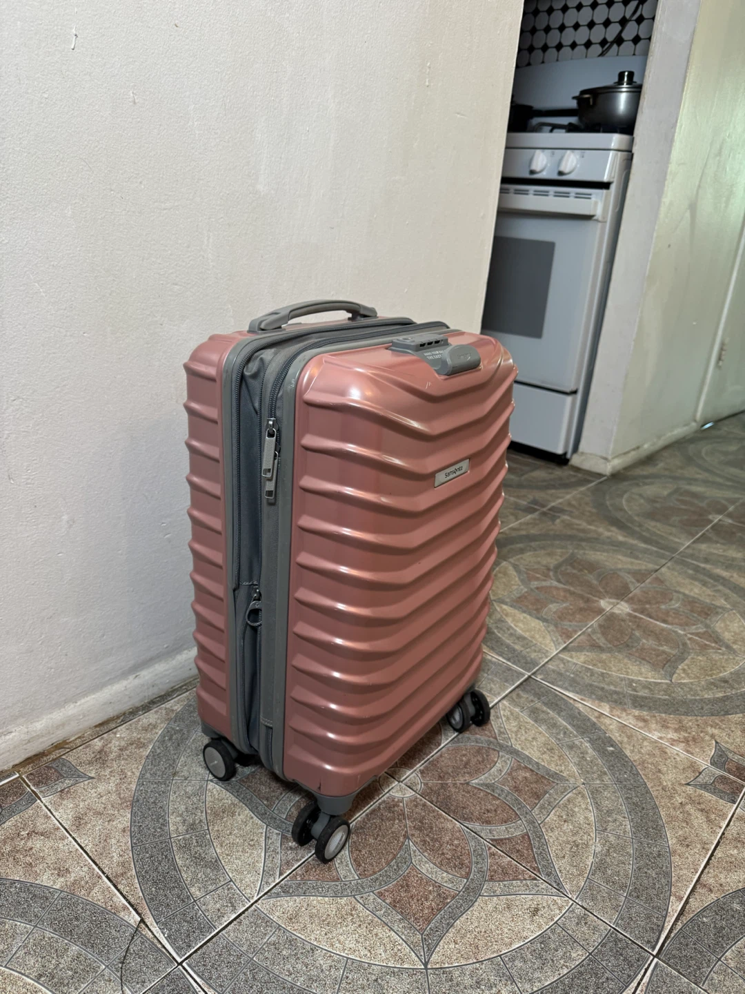 Samsonite Pink Hardside Luggage - photo 3