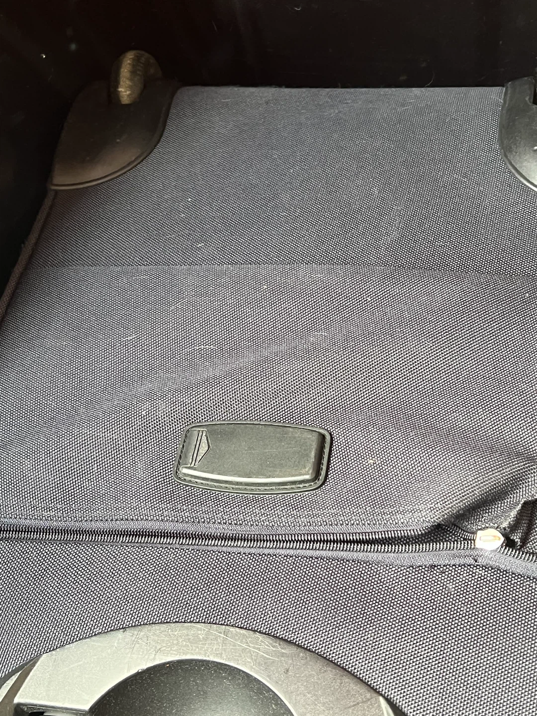 Sonada Black Rolling Suitcase - photo 3