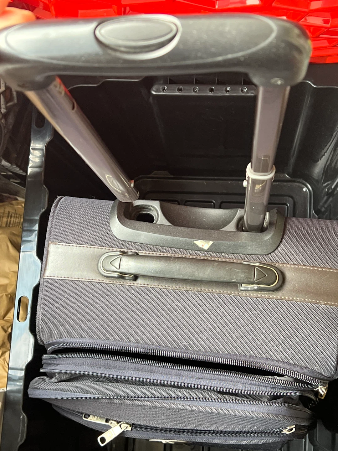 Sonada Black Rolling Suitcase - photo 5