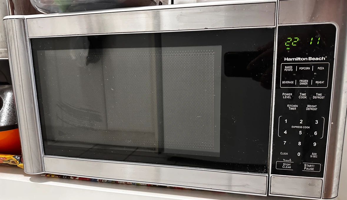 Hamilton Beach 1.1 Cu. Ft. Microwave Oven - photo 2