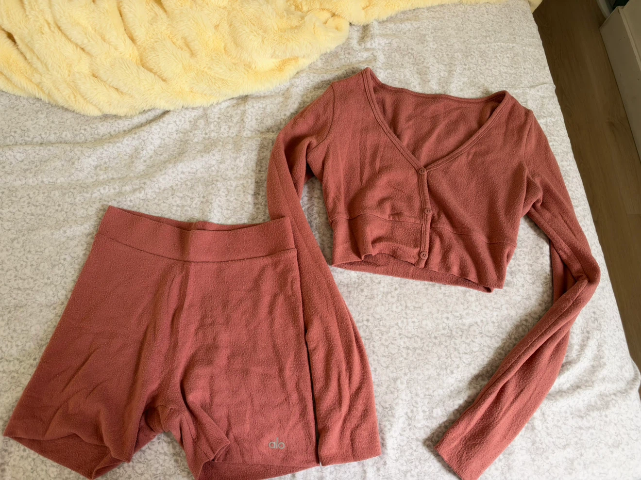 Alo Yoga matching set in terracotta - photo 2