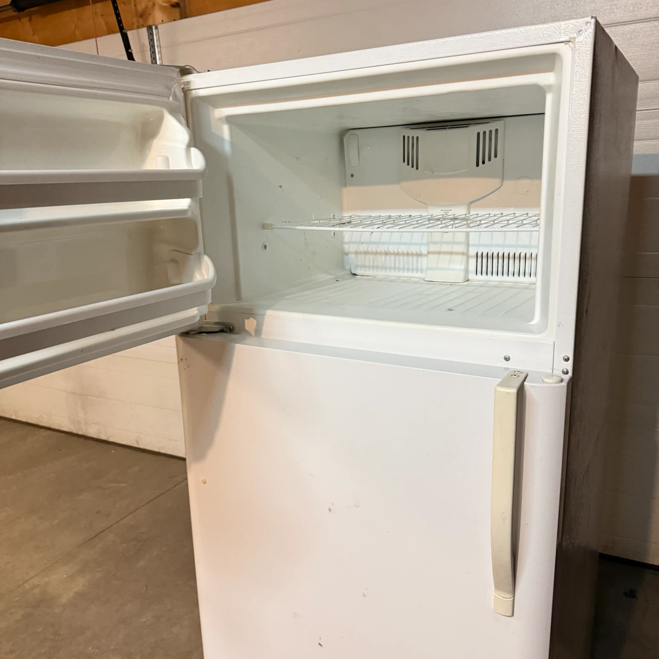 Kenmore Top-Freezer Refrigerator - photo 4