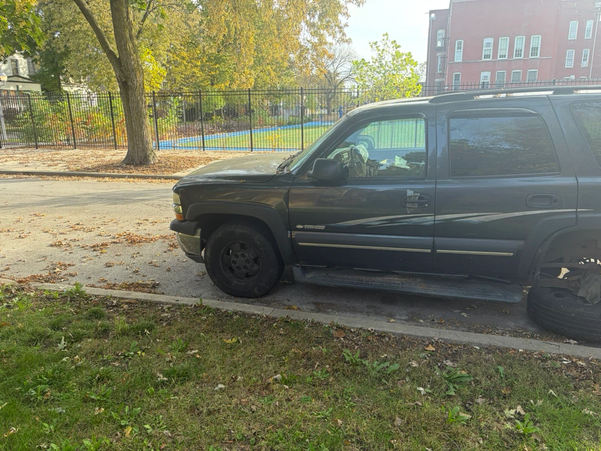 Chevrolet tahoe - photo 2