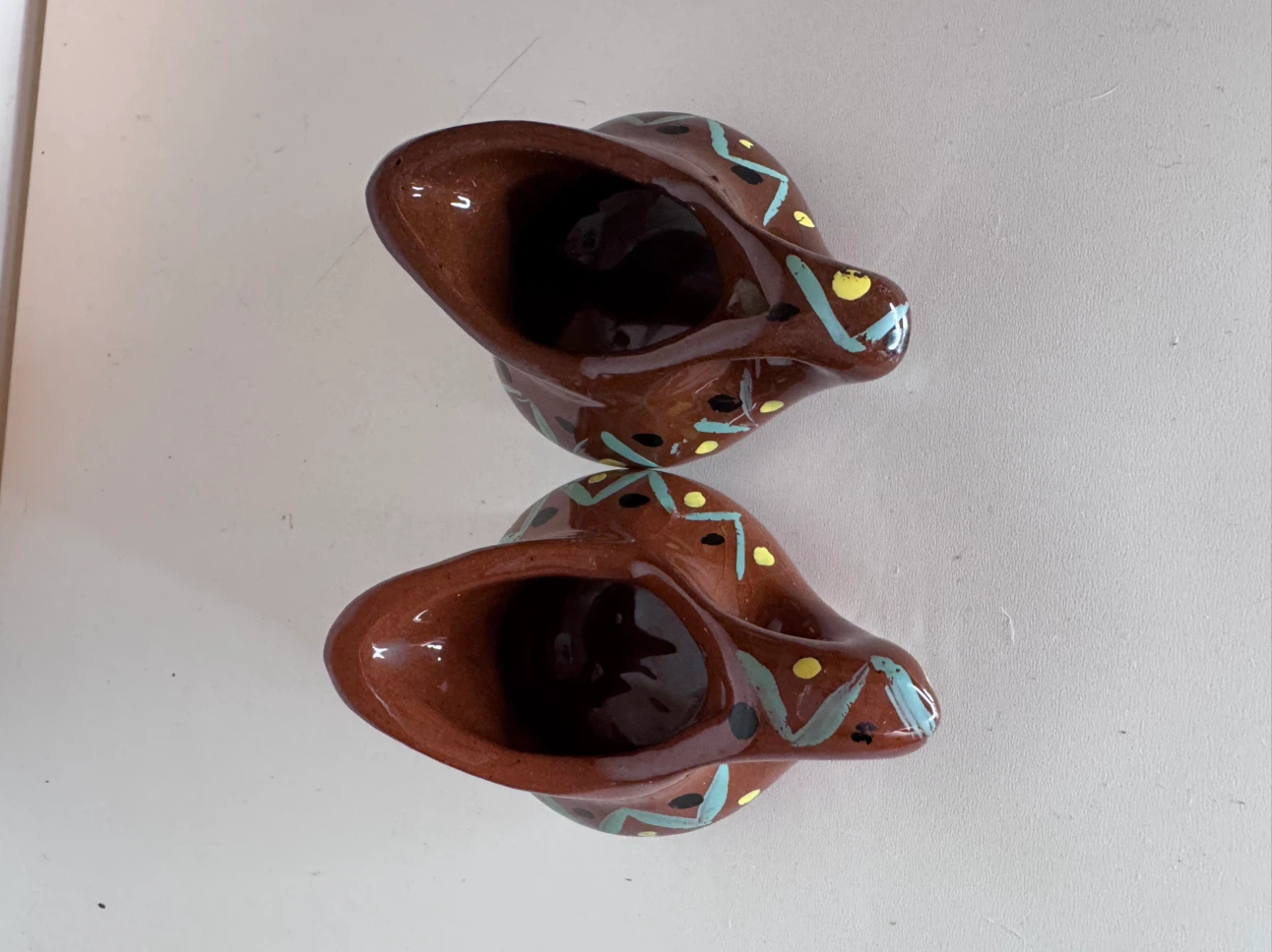 Pair of Hand-Painted Ceramic Mini Pitchers - photo 3