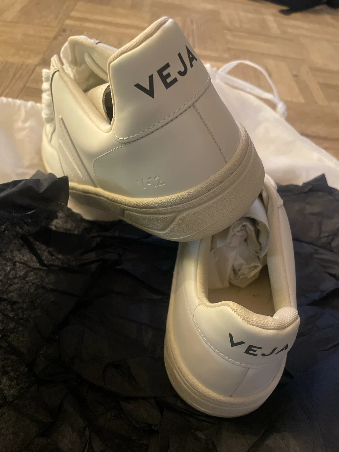 Veja V-12 White Sneakers - photo 2