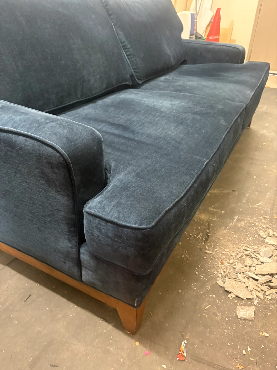 Blue Velvet Sofa Ethan Allen - photo 4