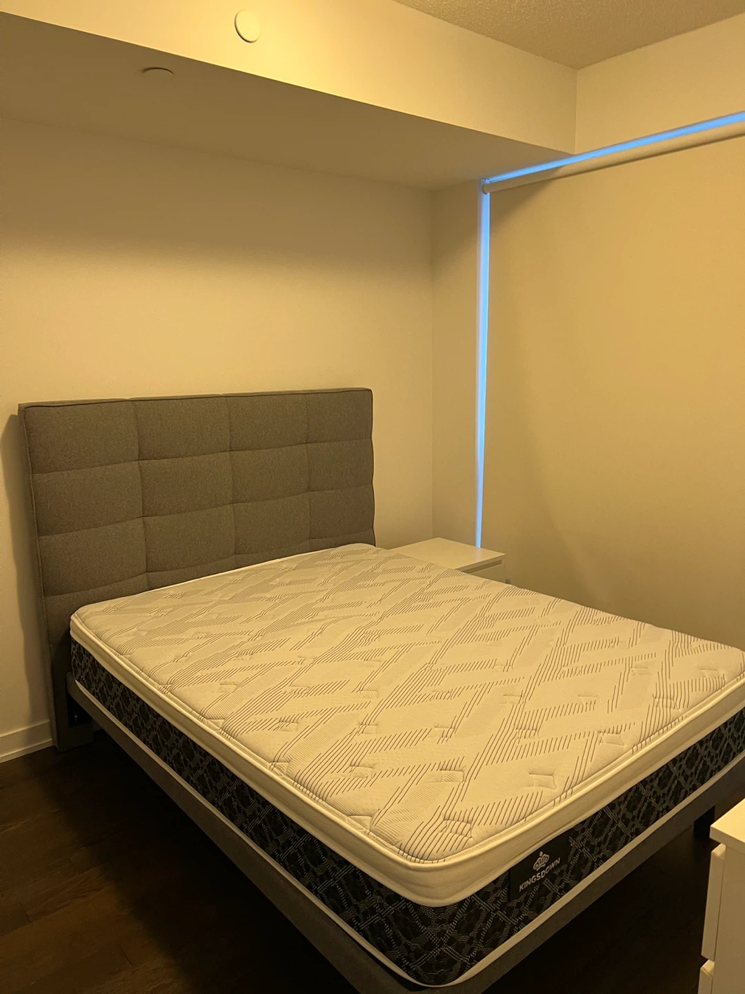 Sleep Country Queen Bed Frame with Headboard – Dark Grey - photo 2
