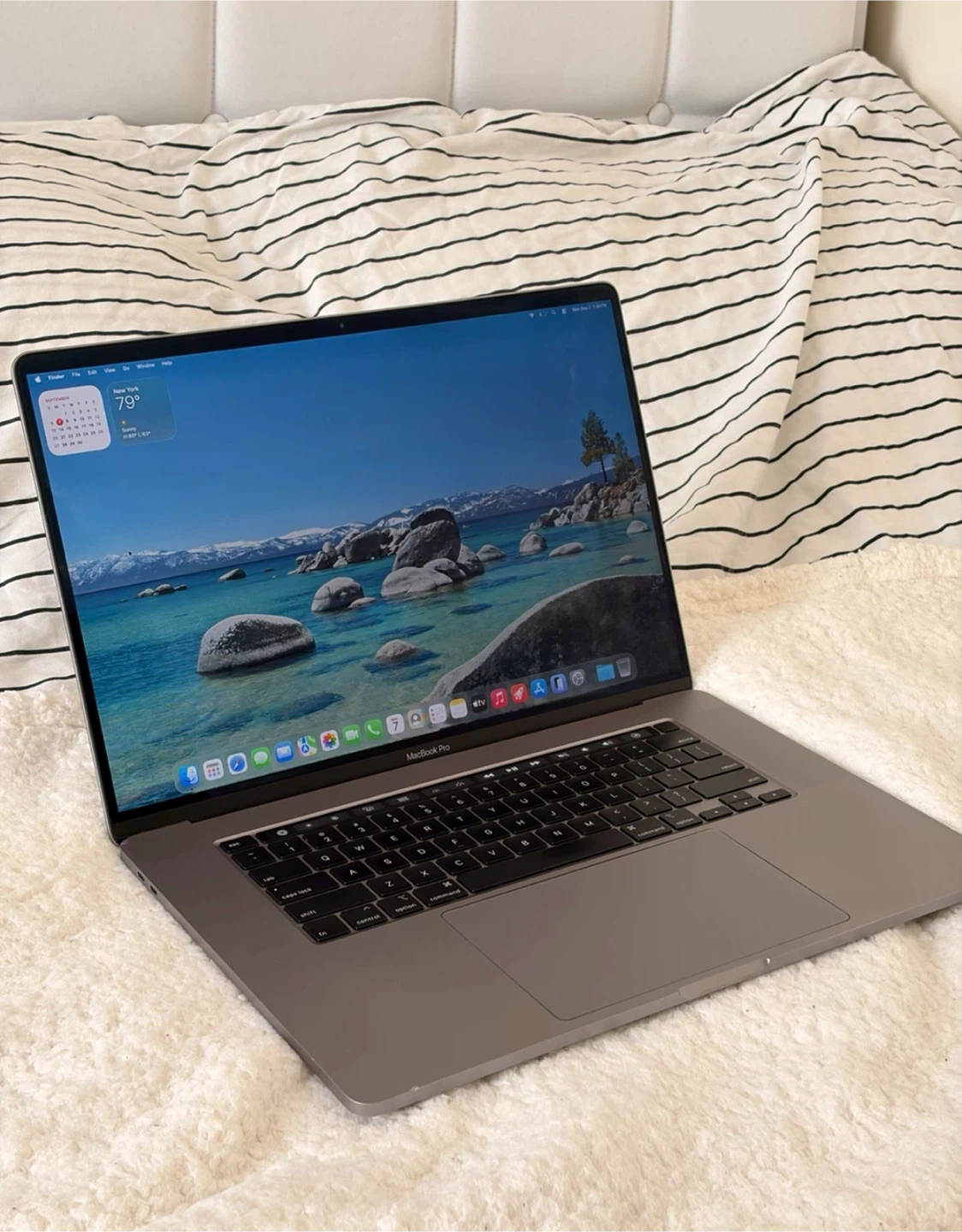 MacBook Pro 16" 2019 (Intel i7 / 16GB / 512GB) — Space Gray - photo 2