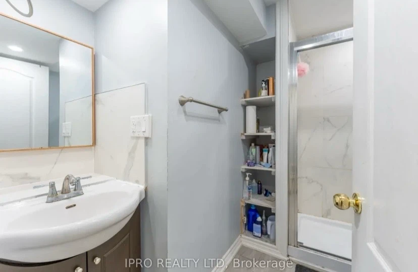 Basement for rent - photo 3