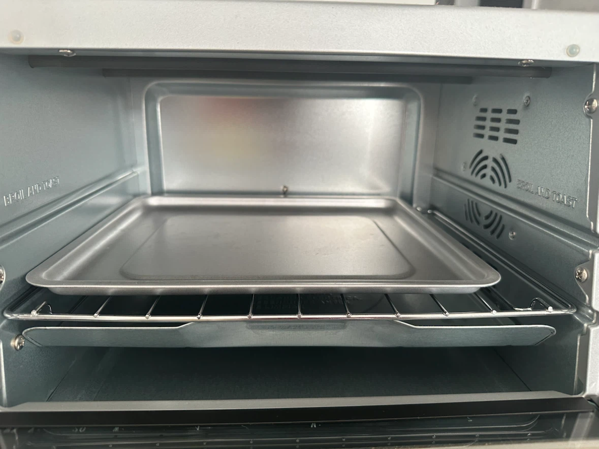 Black & Decker toaster oven - photo 2