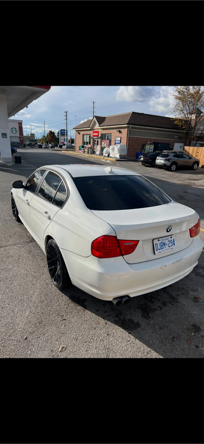 2011 BMW 328 i Mint Condition - photo 2