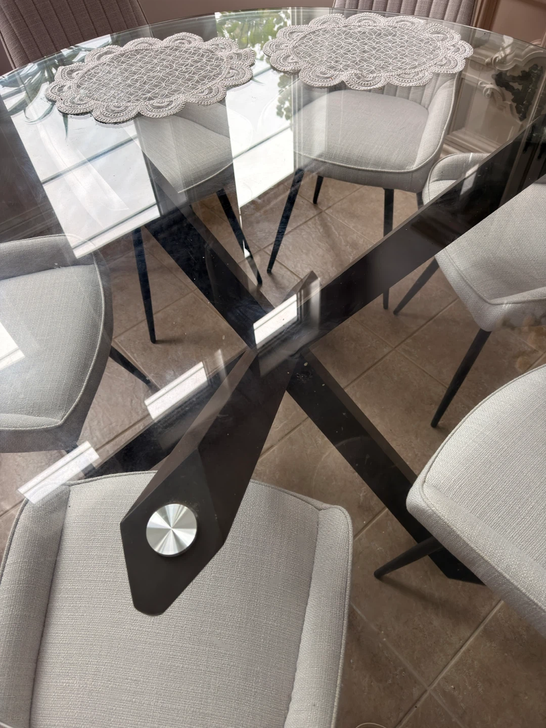 Modern Glass top -dinning table 55” - photo 4