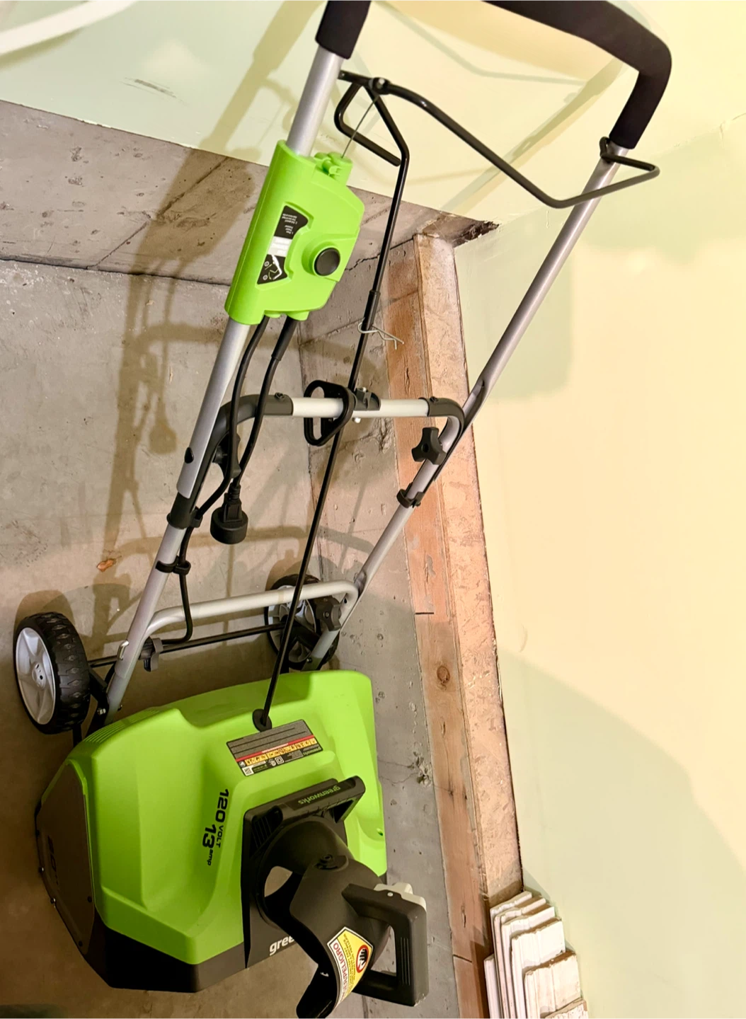 Greenworks 13 Amp 20-Inch Corded Electric Snow Blower! - photo 4