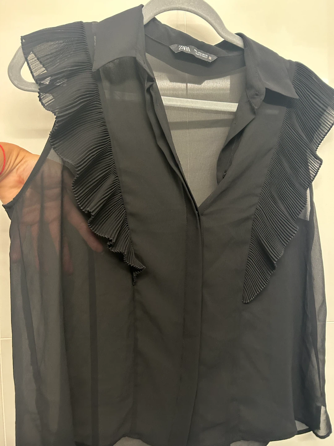 Zara Black Ruffled Sleeveless Blouse - photo 2