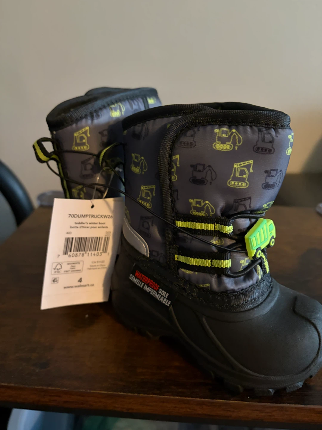 Toddler Winter Boots with Construction Pattern