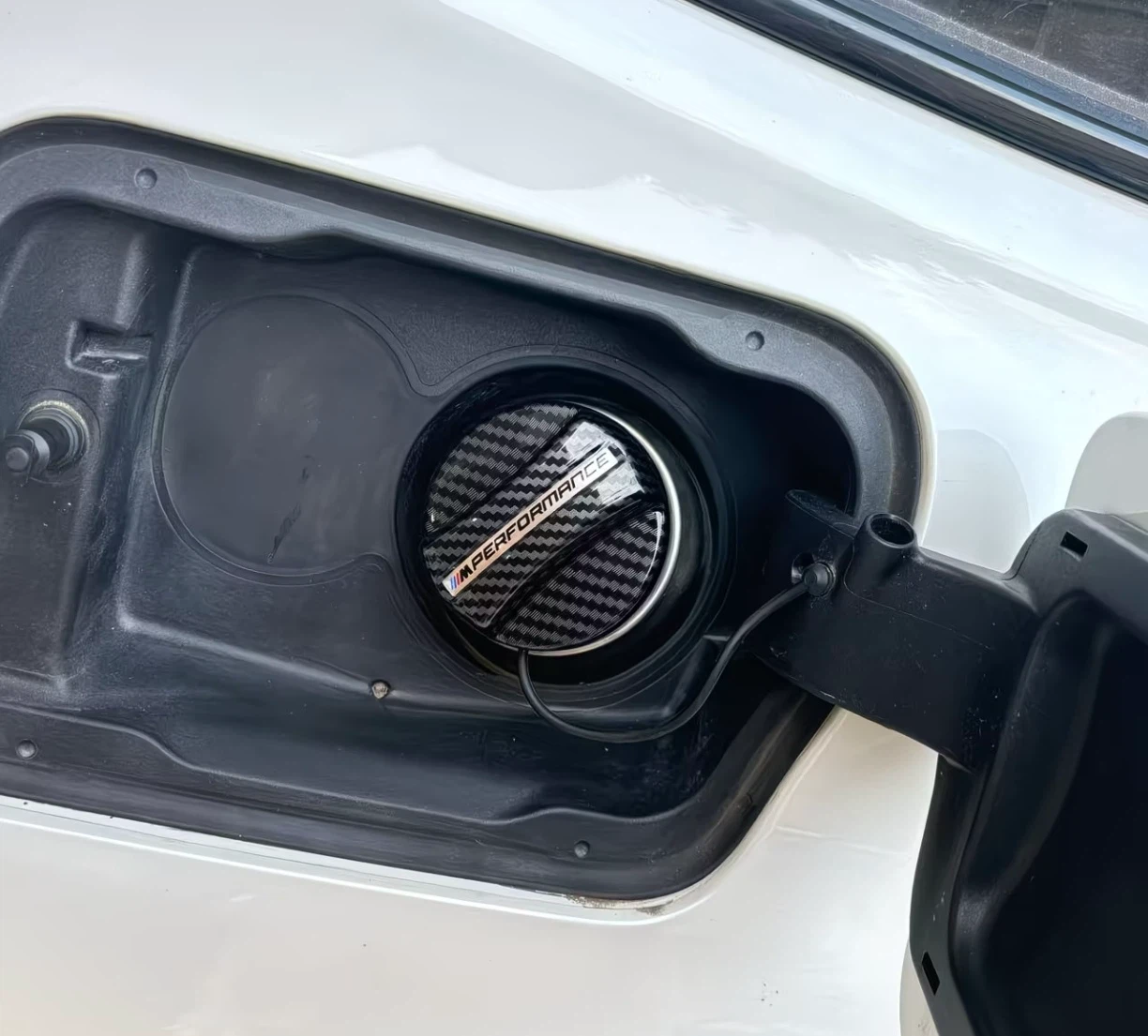 BMW M Performance Fuel Filler Cap - photo 2