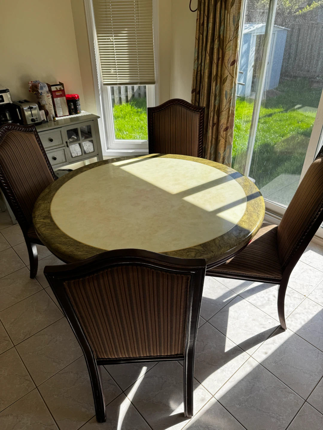 Round Dining Table with 4 Chairs