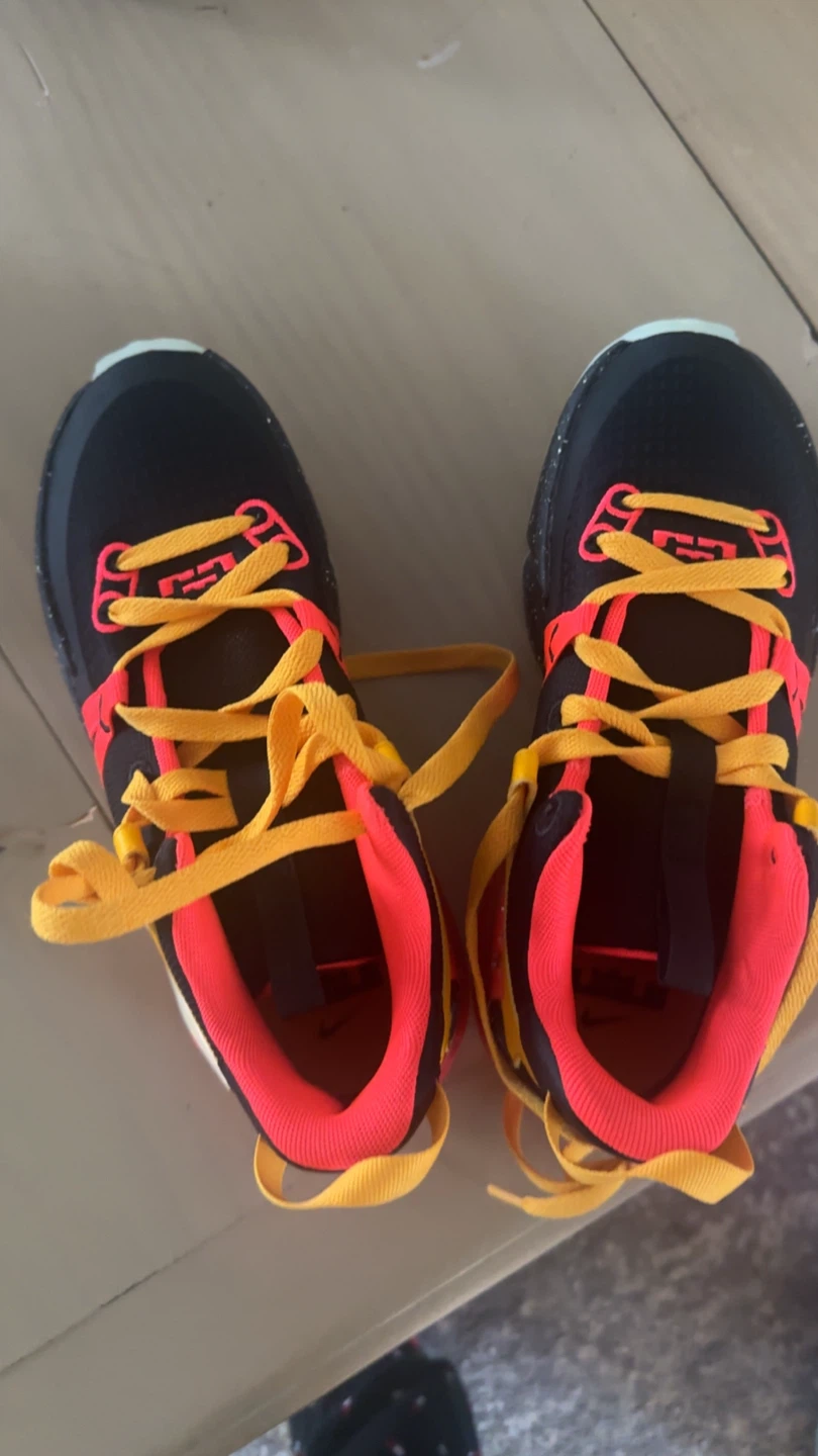 Nike LeBron Witness 8 Basketball Shoes size 4 - photo 3