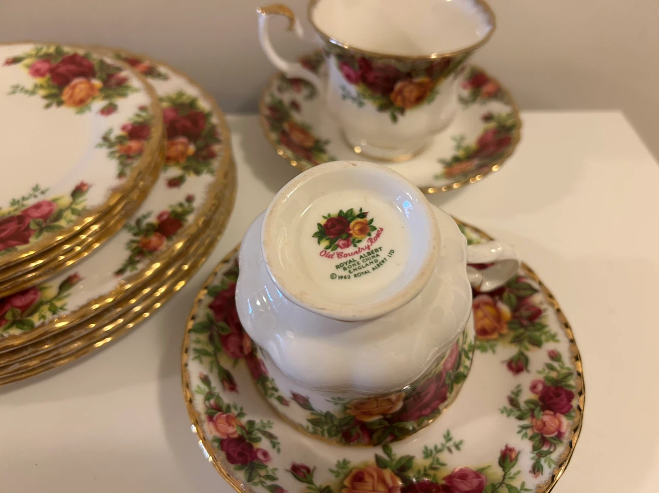 Royal Albert Old Country Roses Cup and Saucer Set - photo 2