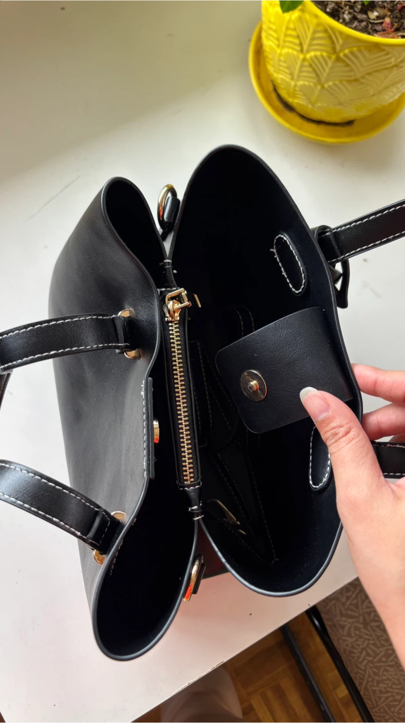 Black structured purse/bag - photo 2